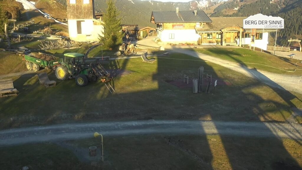 Archived image Webcam Intermediate station Asitz Kabinenbahn