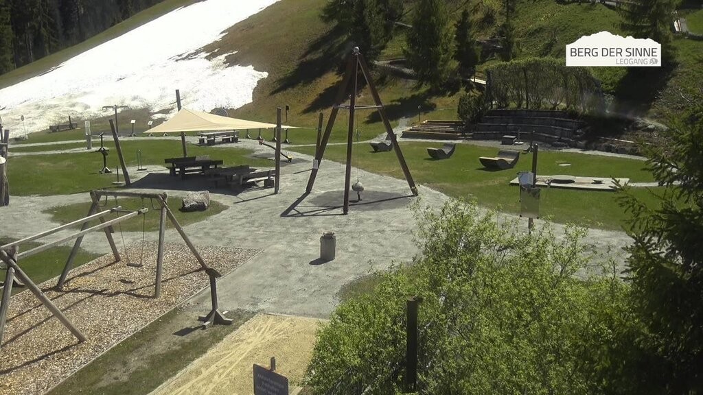 Archived image Webcam Intermediate station Asitz Kabinenbahn