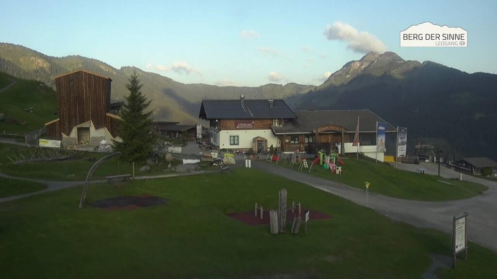 Archived image Webcam Intermediate station Asitz Kabinenbahn