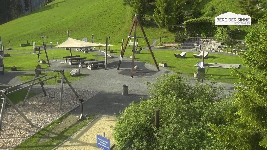 Archived image Webcam Intermediate station Asitz Kabinenbahn