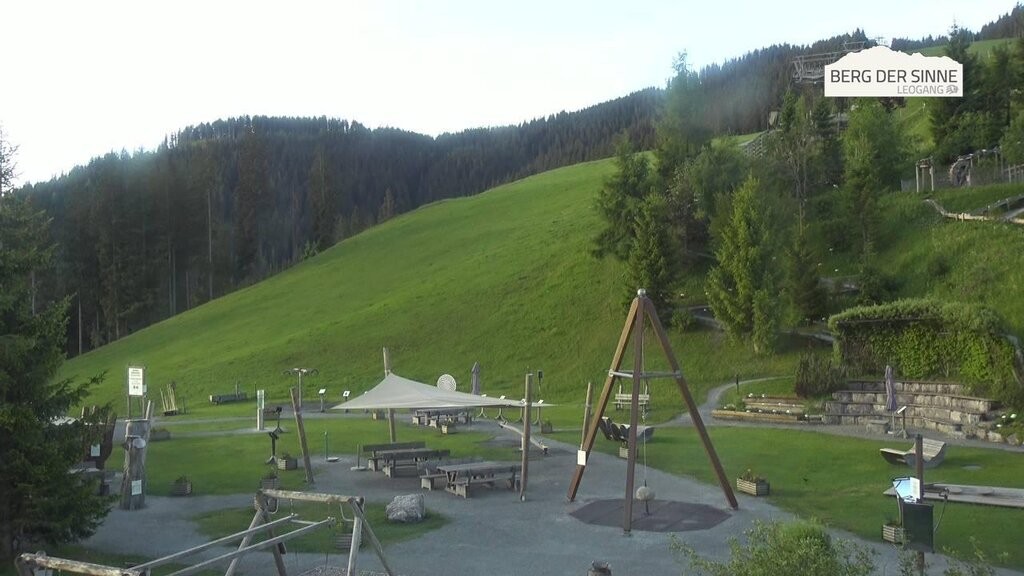 Archived image Webcam Intermediate station Asitz Kabinenbahn