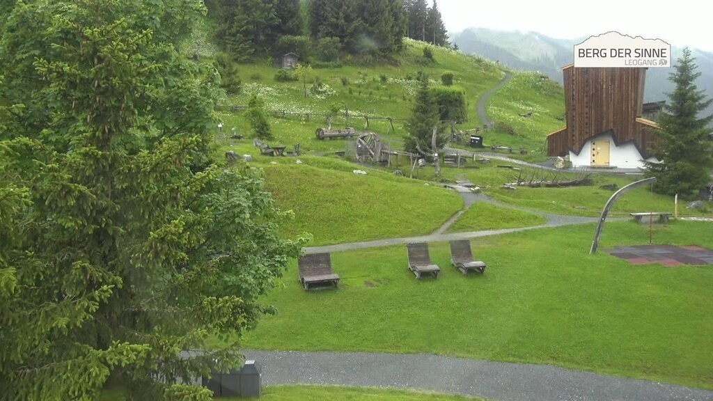 Archived image Webcam Intermediate station Asitz Kabinenbahn