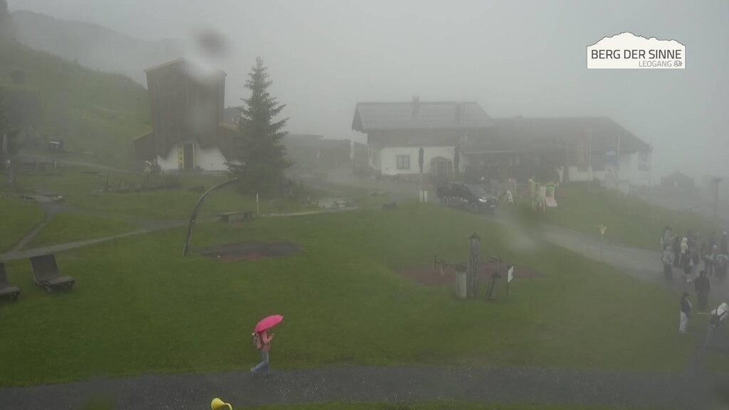 Archived image Webcam Intermediate station Asitz Kabinenbahn