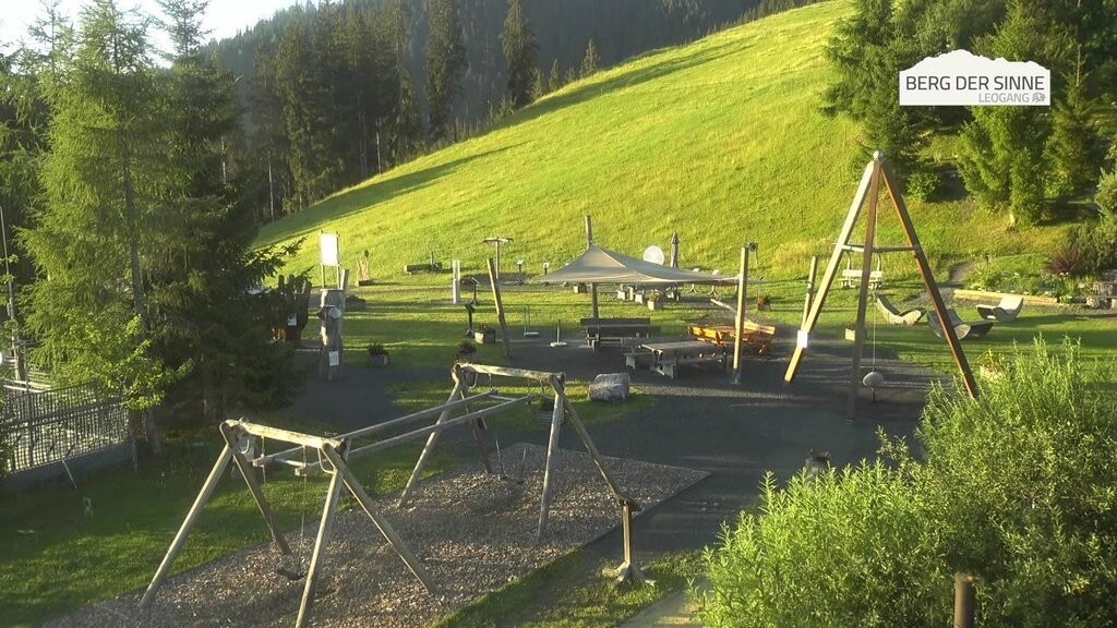 Archived image Webcam Intermediate station Asitz Kabinenbahn