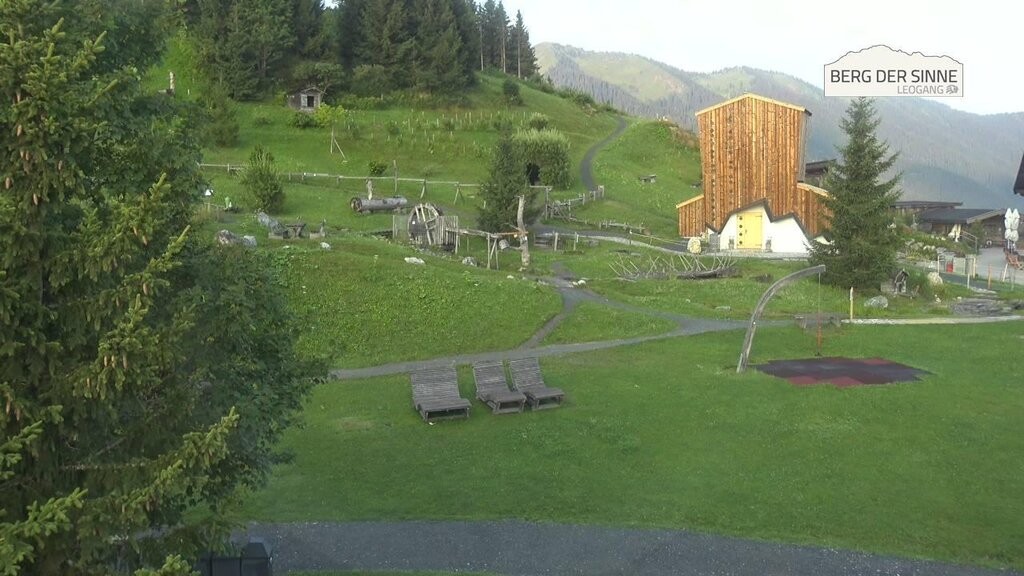 Archived image Webcam Intermediate station Asitz Kabinenbahn