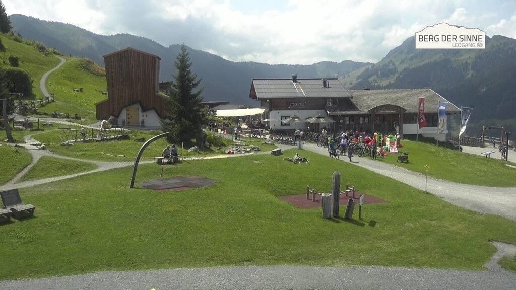 Archived image Webcam Intermediate station Asitz Kabinenbahn