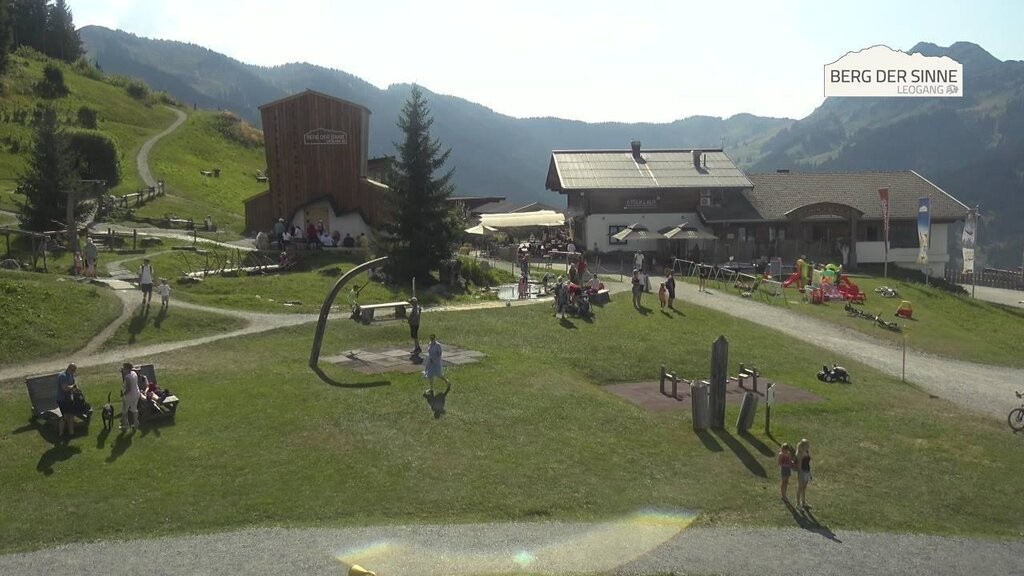 Archived image Webcam Intermediate station Asitz Kabinenbahn