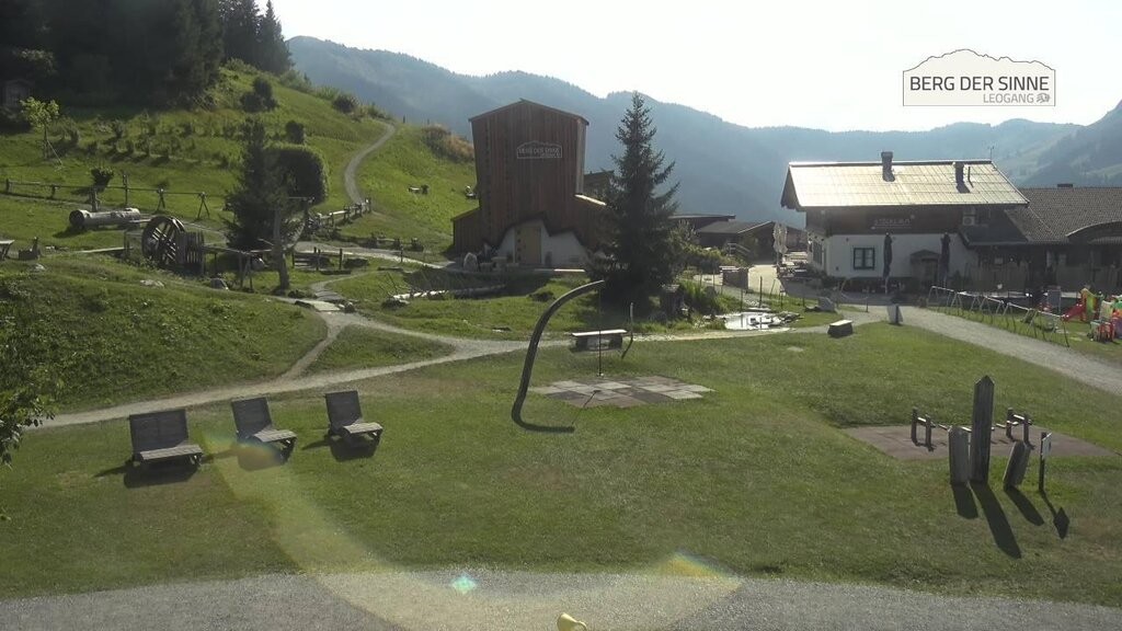 Archived image Webcam Intermediate station Asitz Kabinenbahn