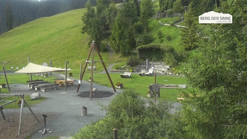 Archived image Webcam Intermediate station Asitz Kabinenbahn