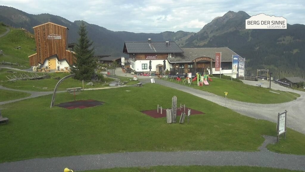 Archived image Webcam Intermediate station Asitz Kabinenbahn