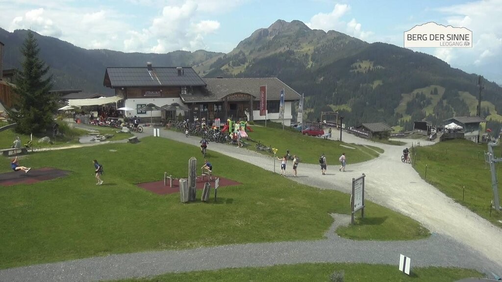 Archived image Webcam Intermediate station Asitz Kabinenbahn