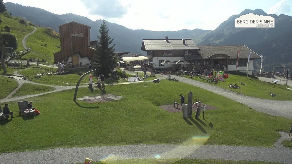 Archived image Webcam Intermediate station Asitz Kabinenbahn