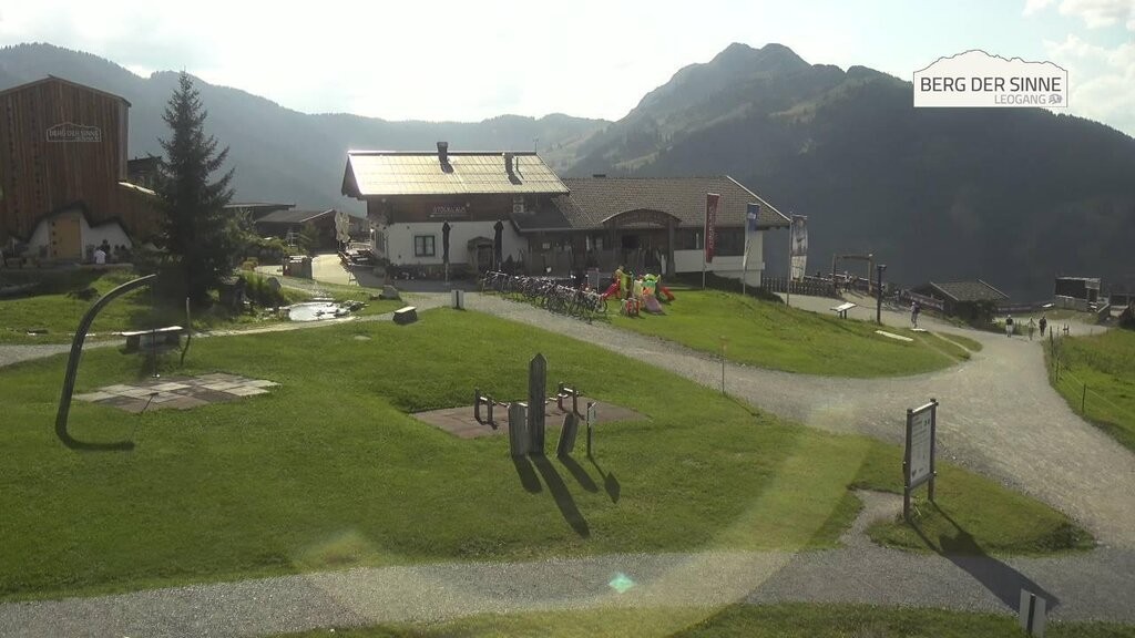 Archived image Webcam Intermediate station Asitz Kabinenbahn