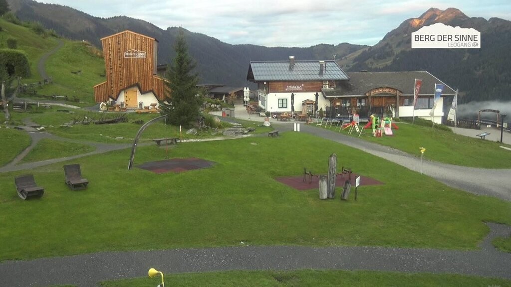 Archived image Webcam Intermediate station Asitz Kabinenbahn