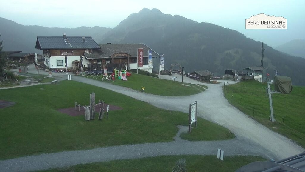 Archived image Webcam Intermediate station Asitz Kabinenbahn