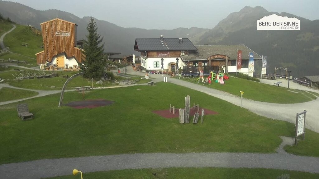 Archived image Webcam Intermediate station Asitz Kabinenbahn