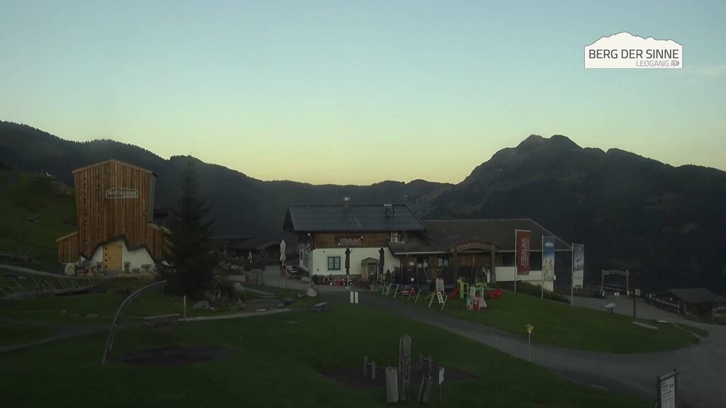 Archived image Webcam Intermediate station Asitz Kabinenbahn