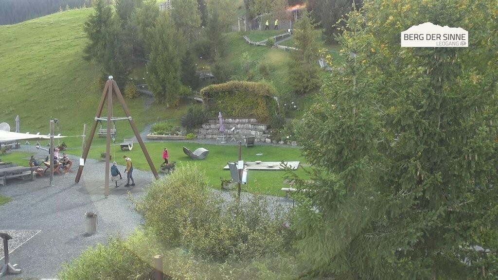 Archived image Webcam Intermediate station Asitz Kabinenbahn