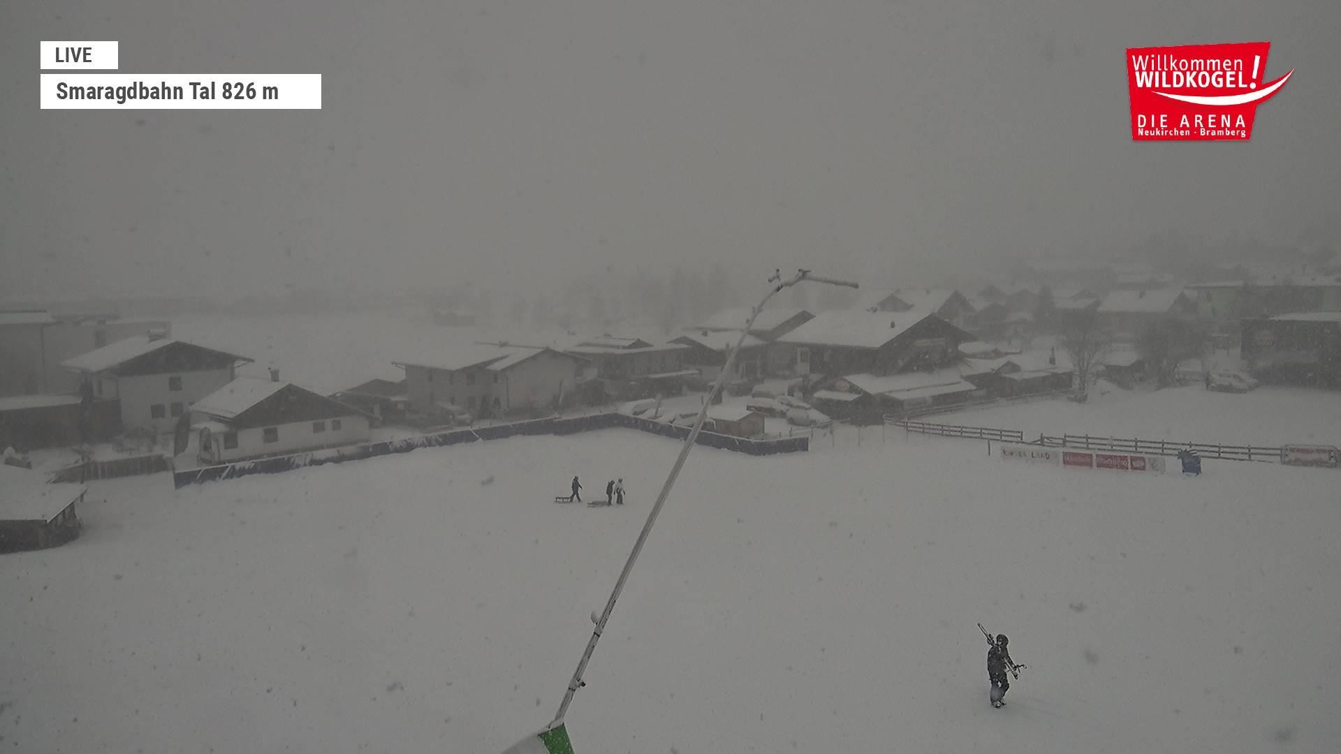 Archiv Foto Webcam Wildkogel: Frühmesserbahn - Bergstation