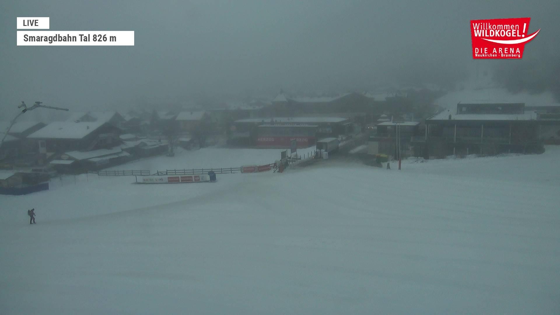 Archiv Foto Webcam Wildkogel: Frühmesserbahn - Bergstation