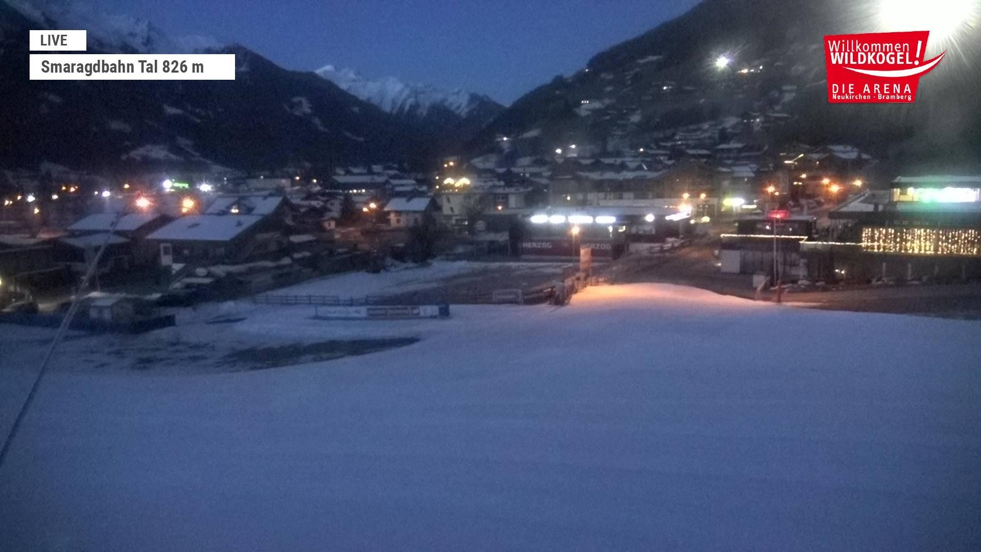 Archiv Foto Webcam Wildkogel: Frühmesserbahn - Bergstation