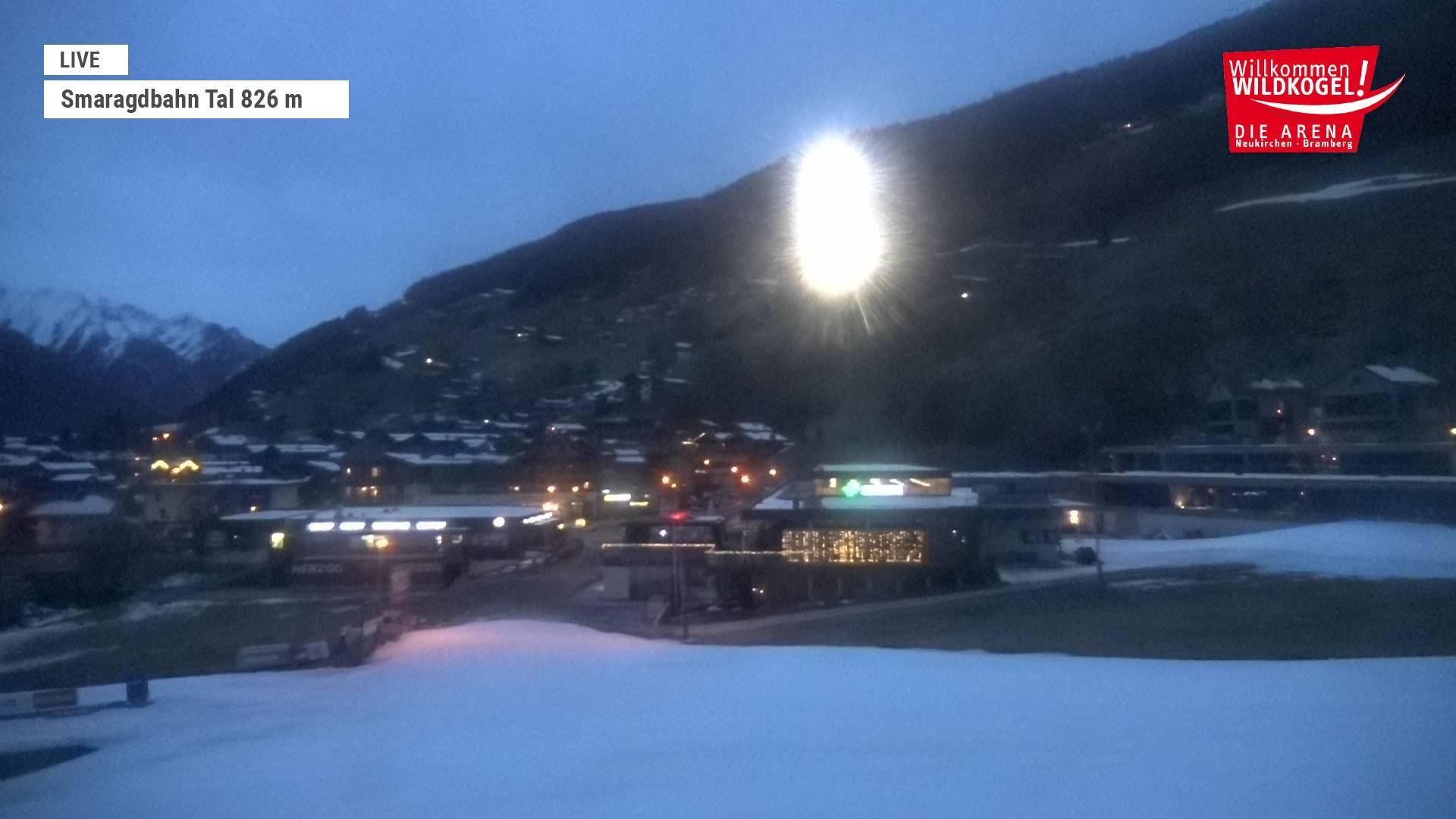 Archiv Foto Webcam Wildkogel: Frühmesserbahn - Bergstation