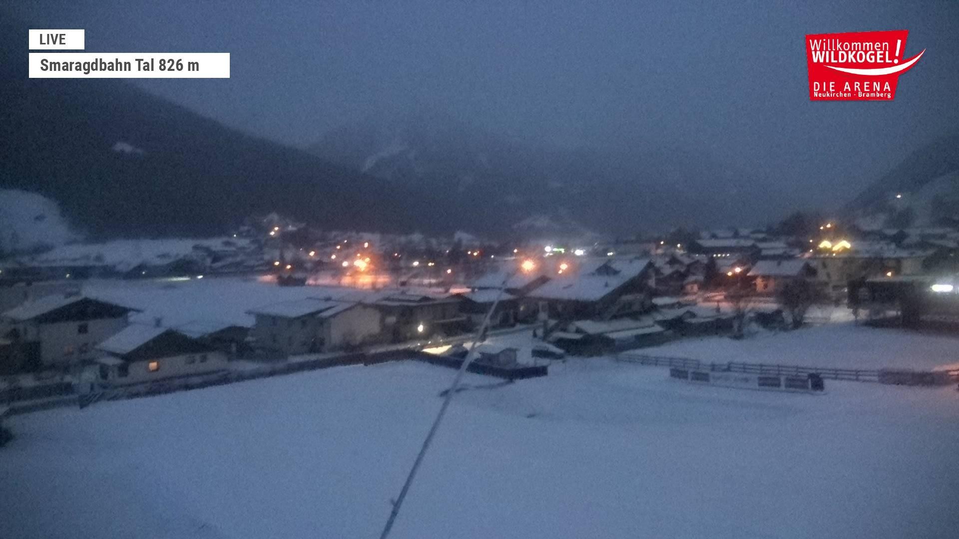 Archiv Foto Webcam Wildkogel: Frühmesserbahn - Bergstation