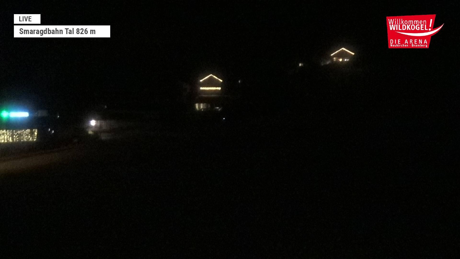 Archived image Webcam Wildkogel: Frühmesserbahn lift - mountain station