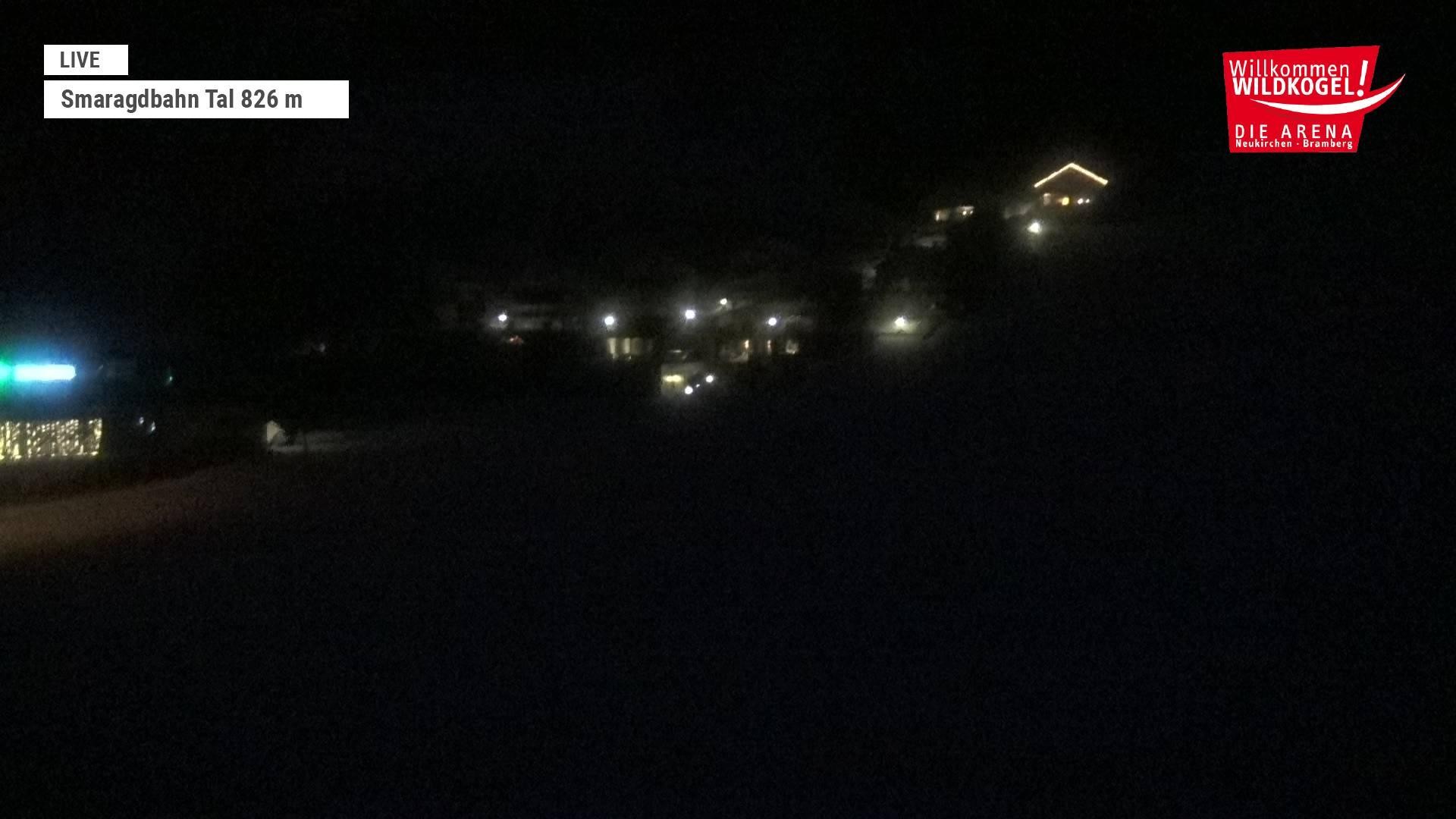 Archived image Webcam Wildkogel: Frühmesserbahn lift - mountain station