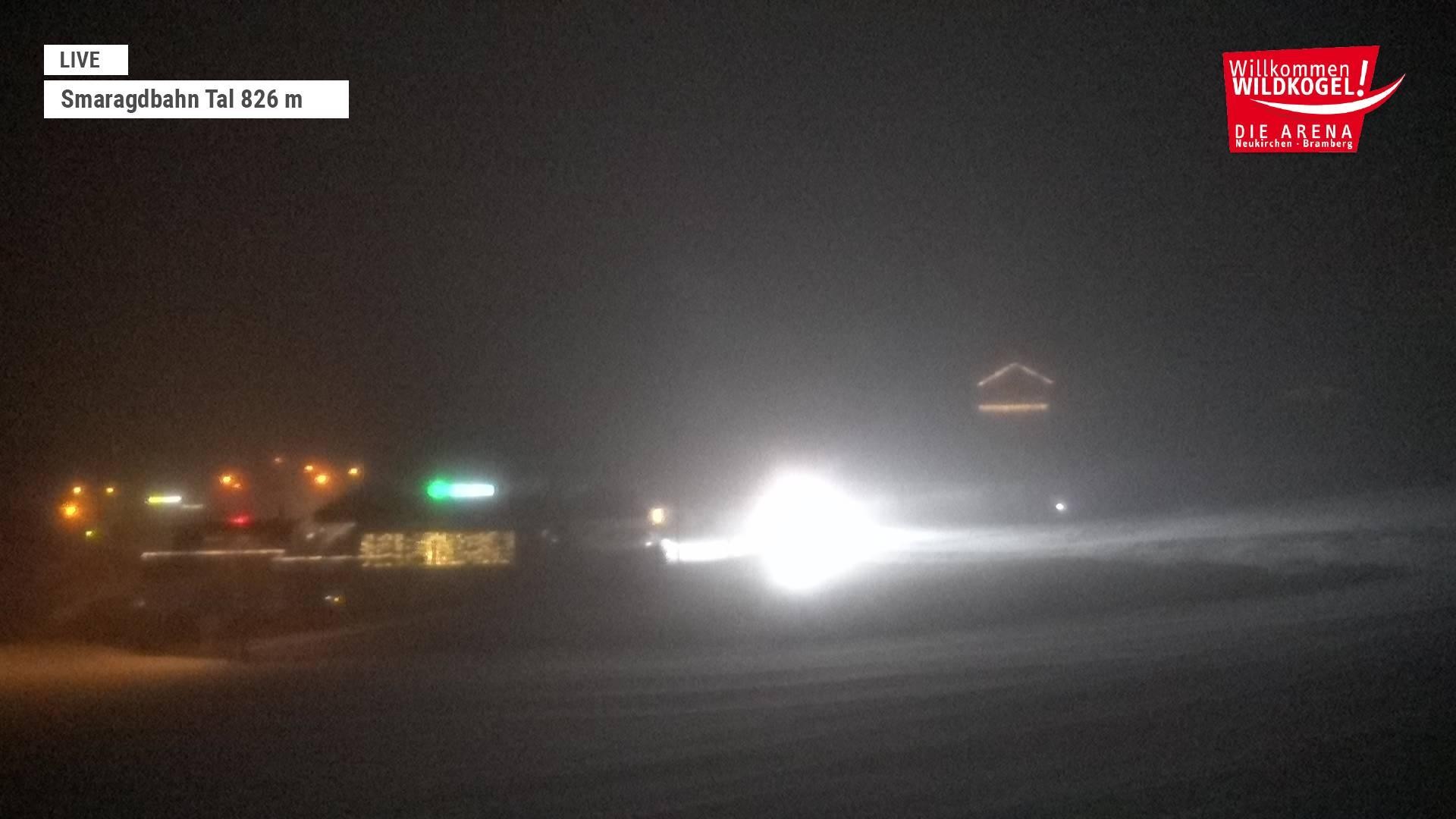 Archived image Webcam Wildkogel: Frühmesserbahn lift - mountain station