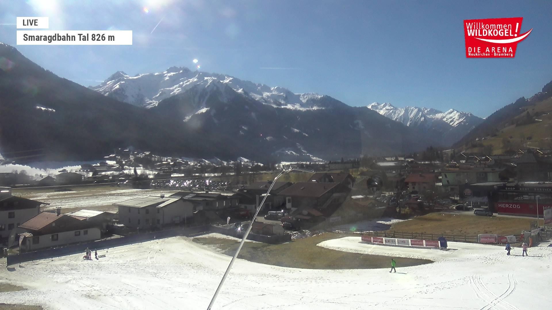 Archived image Webcam Wildkogel: Frühmesserbahn lift - mountain station