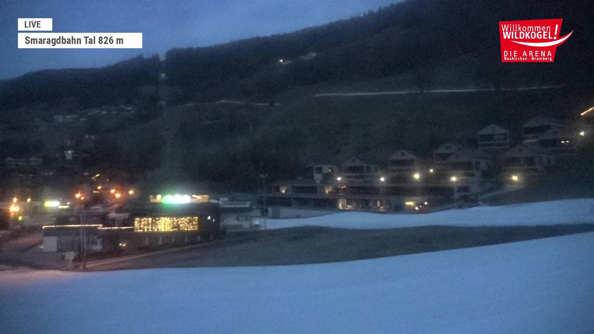 Archiv Foto Webcam Wildkogel: Frühmesserbahn - Bergstation