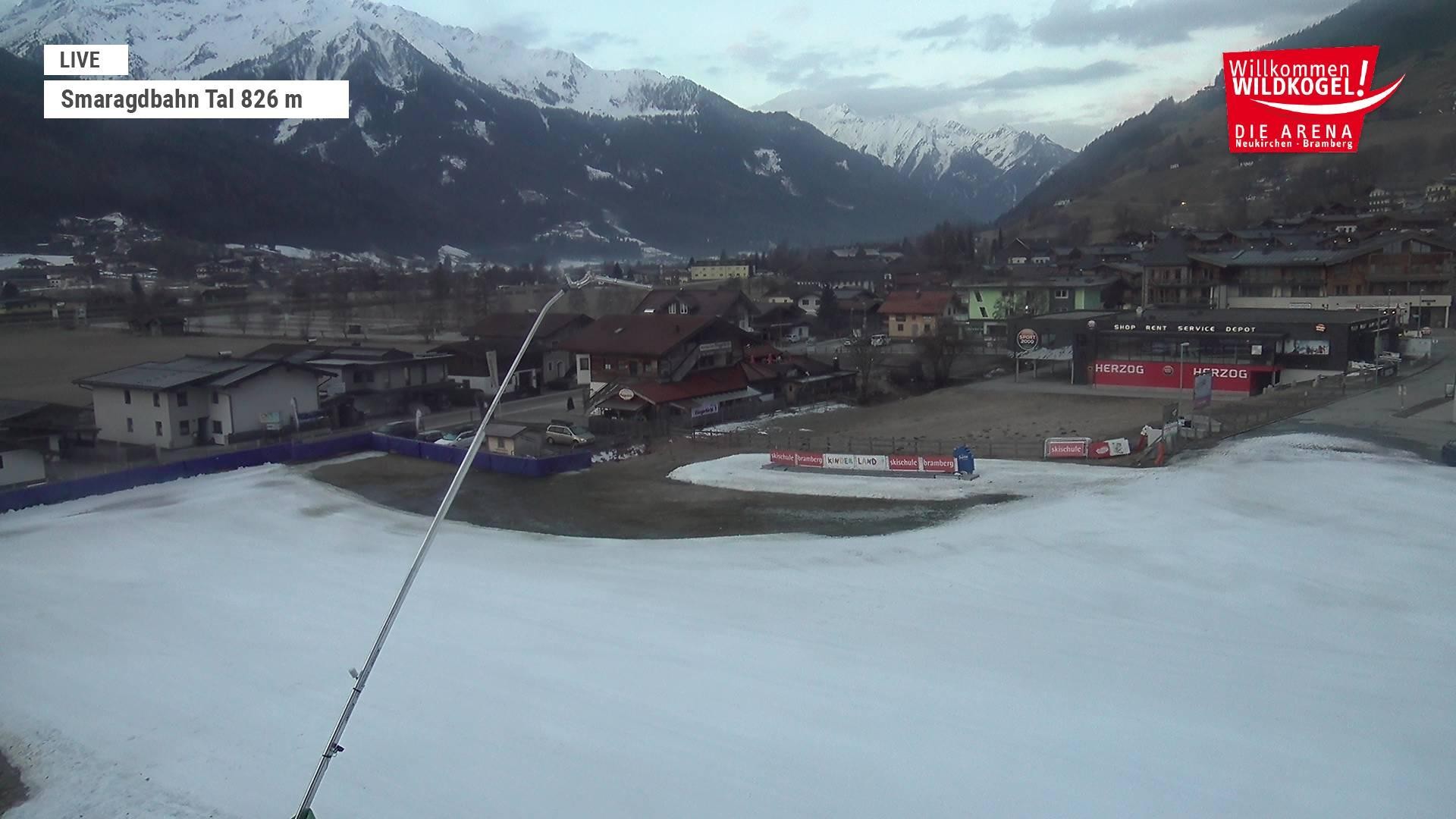 Archiv Foto Webcam Wildkogel: Frühmesserbahn - Bergstation