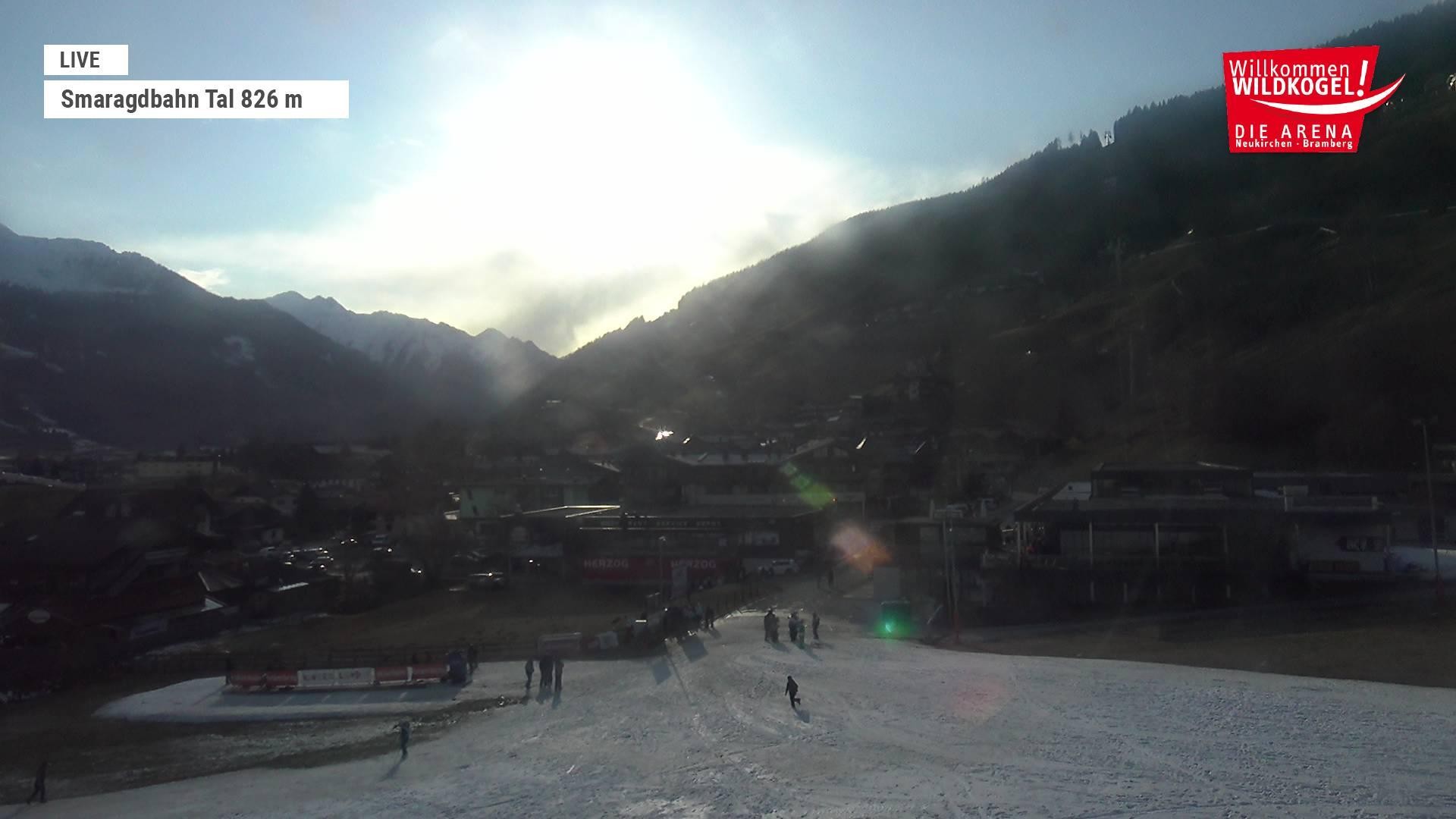 Archiv Foto Webcam Wildkogel: Frühmesserbahn - Bergstation