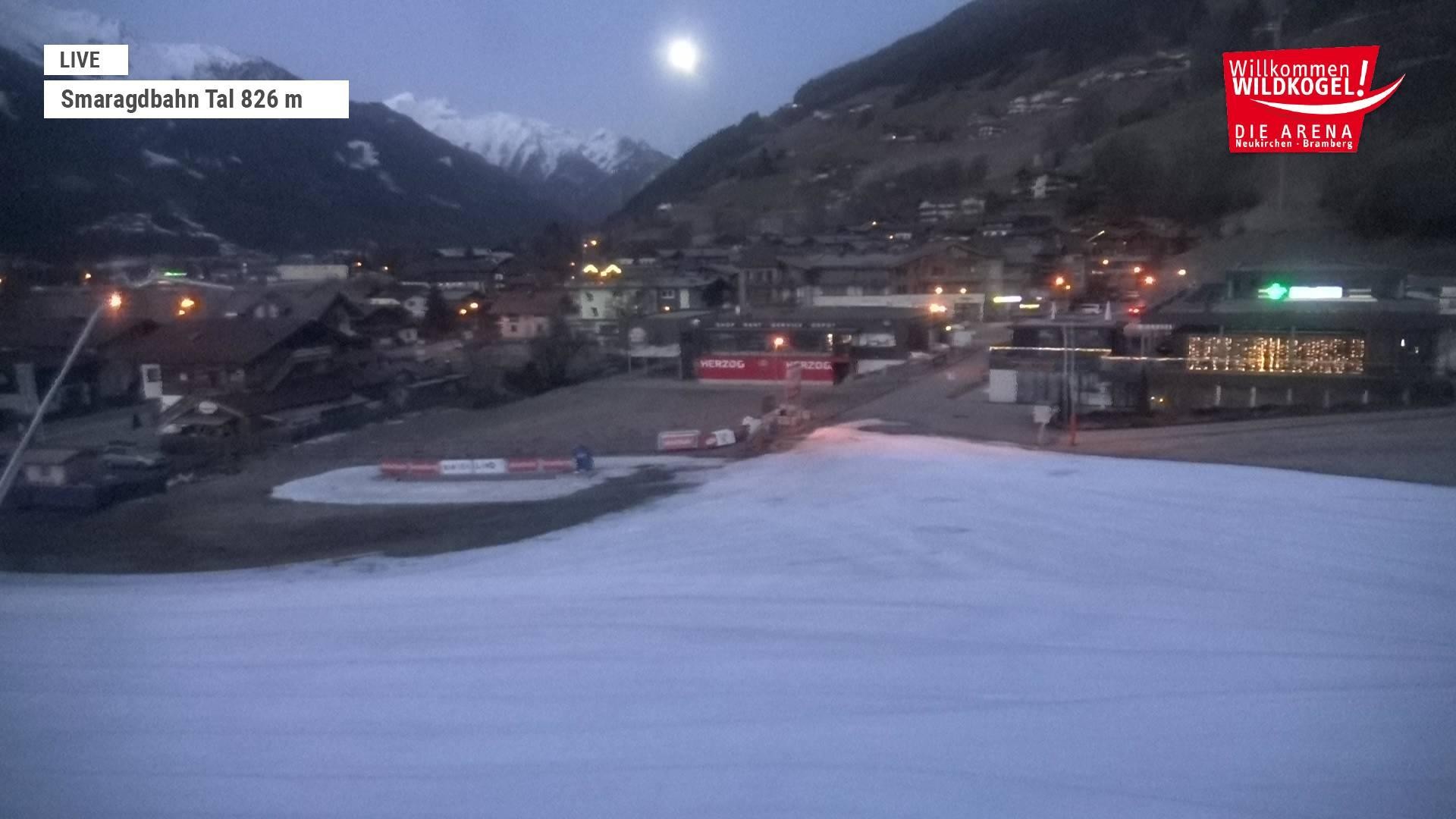 Archiv Foto Webcam Wildkogel: Frühmesserbahn - Bergstation