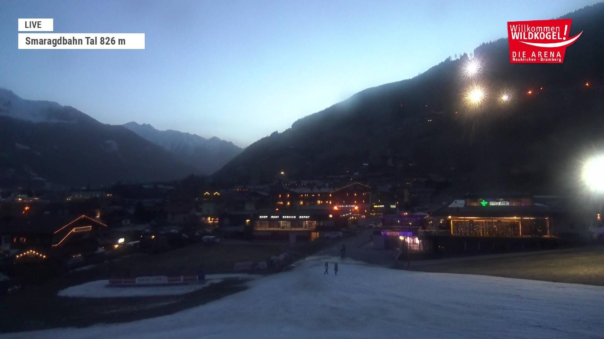 Archiv Foto Webcam Wildkogel: Frühmesserbahn - Bergstation