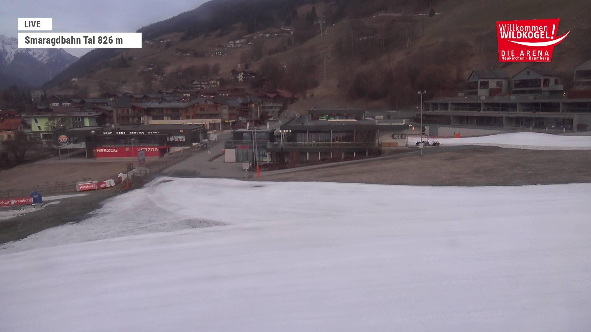 Archiv Foto Webcam Wildkogel: Frühmesserbahn - Bergstation