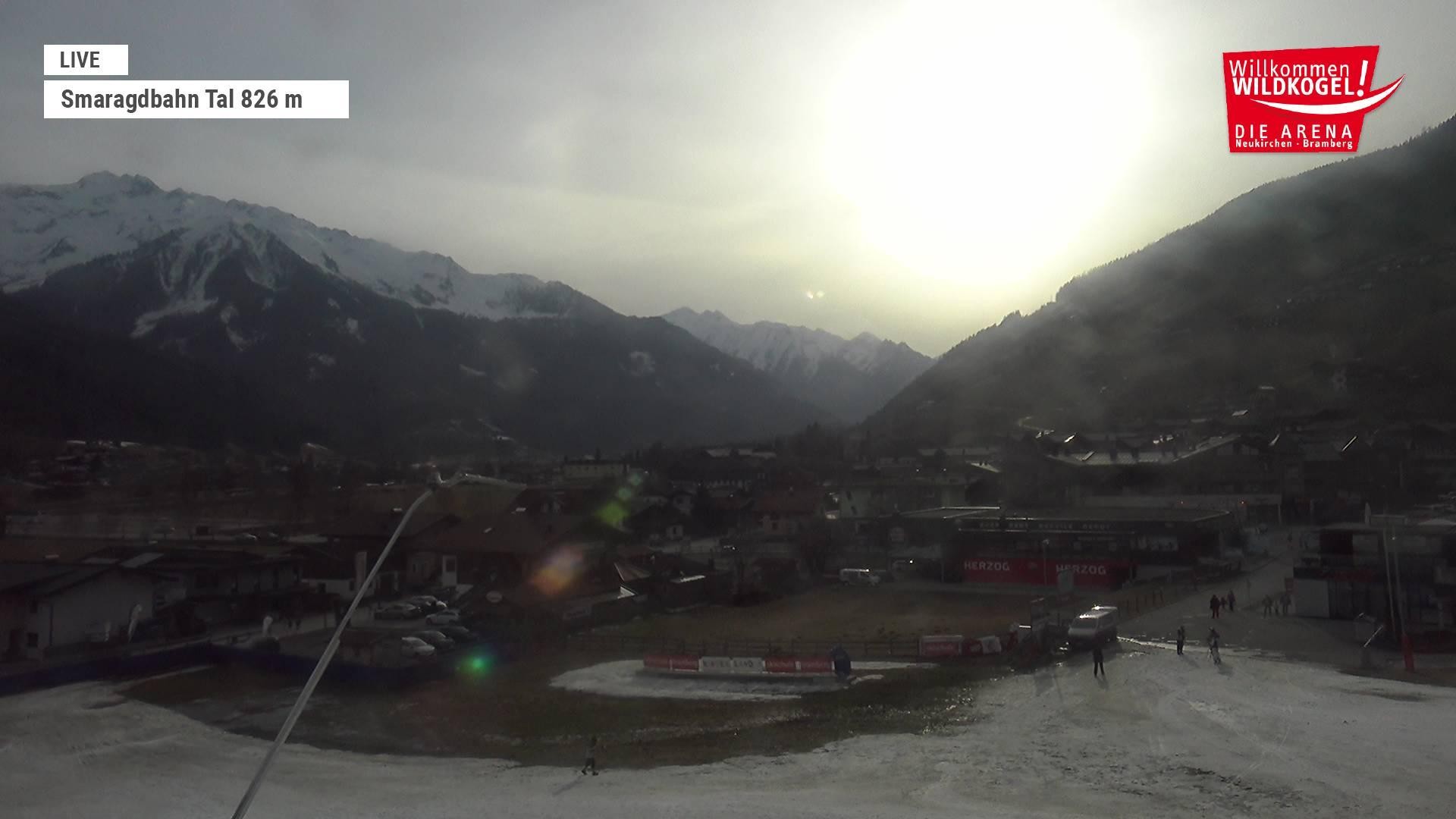 Archived image Webcam Wildkogel: Frühmesserbahn lift - mountain station