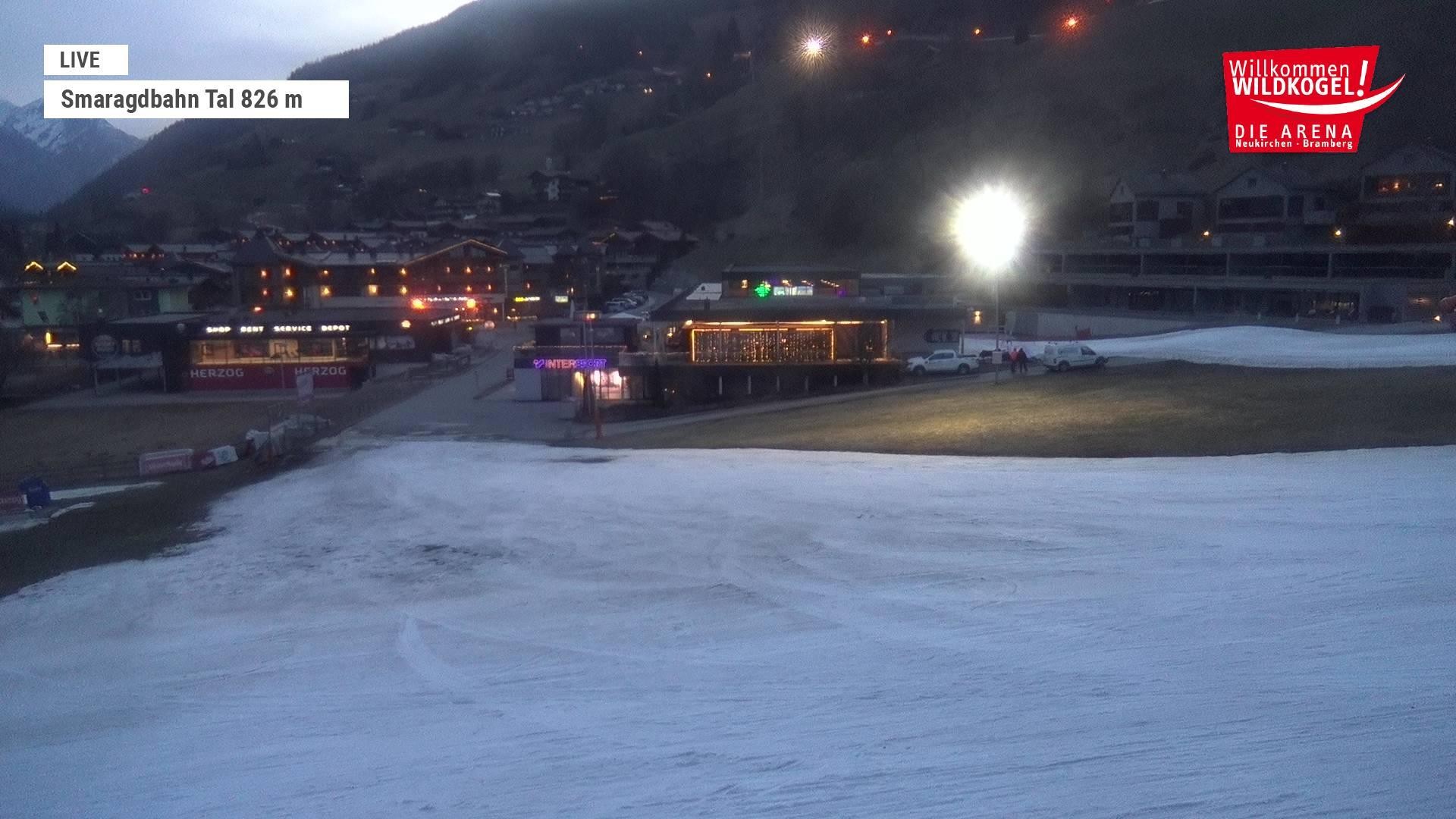 Archiv Foto Webcam Wildkogel: Frühmesserbahn - Bergstation
