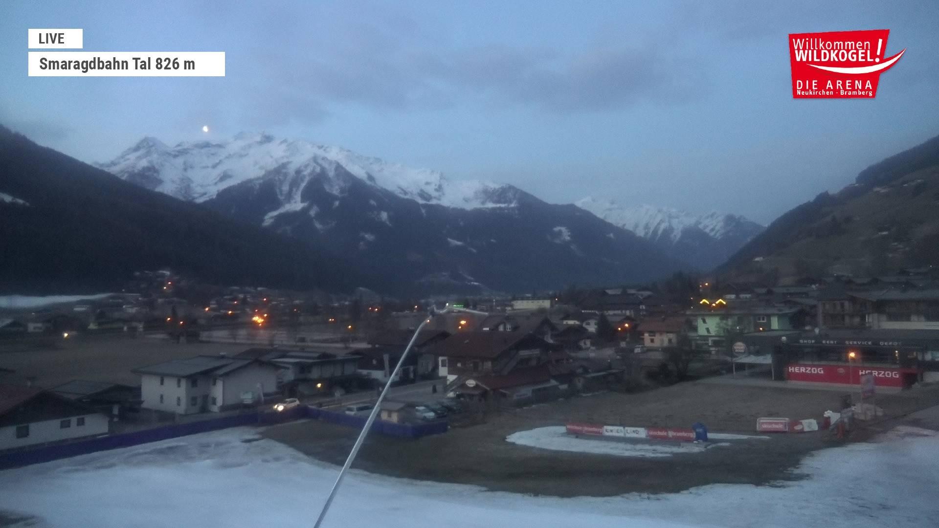 Archiv Foto Webcam Wildkogel: Frühmesserbahn - Bergstation