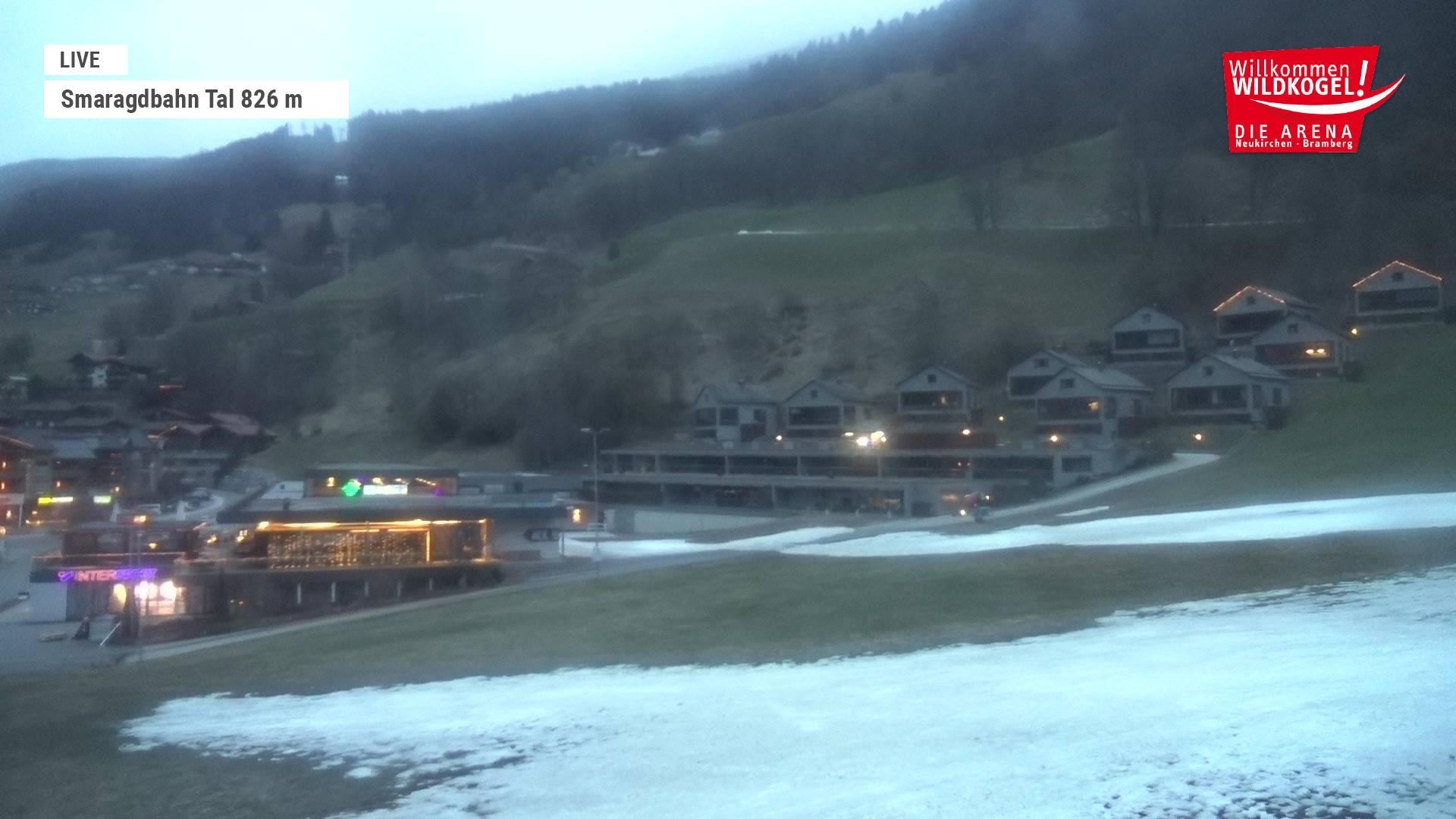 Archiv Foto Webcam Wildkogel: Frühmesserbahn - Bergstation