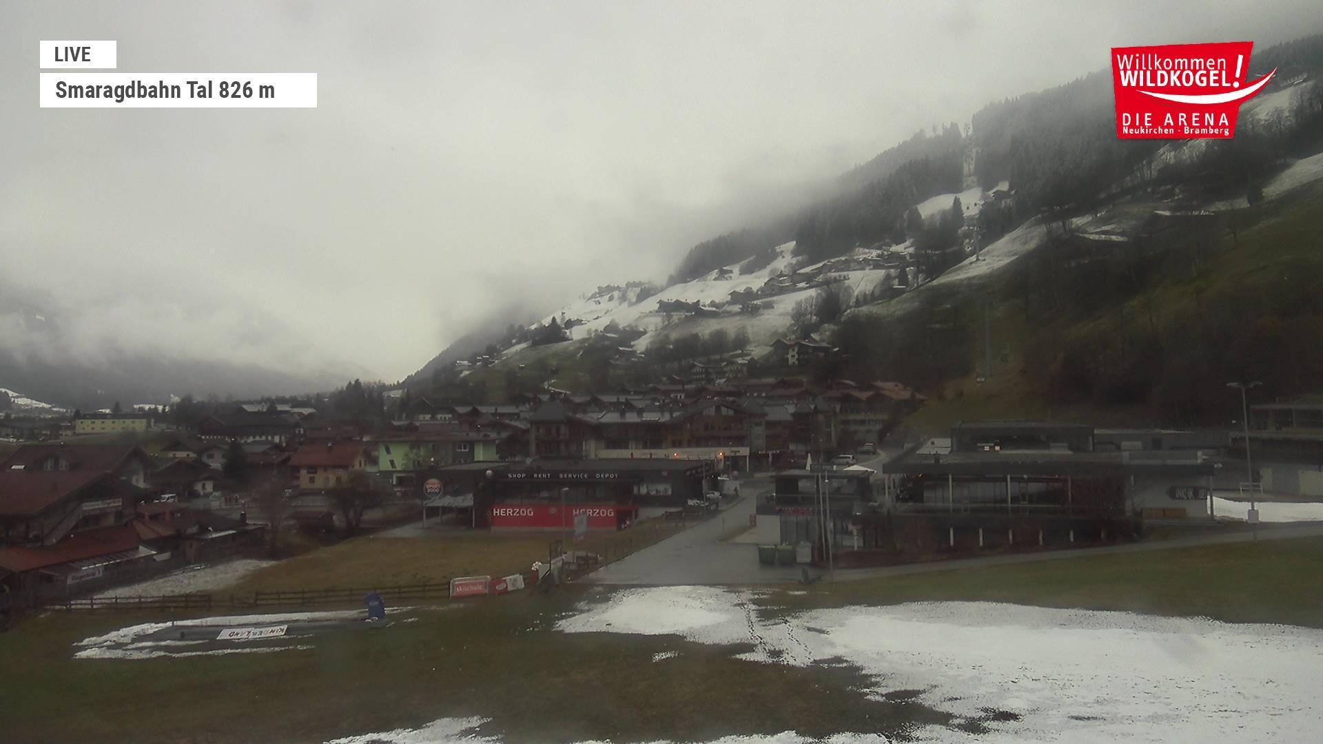 Archiv Foto Webcam Wildkogel: Frühmesserbahn - Bergstation