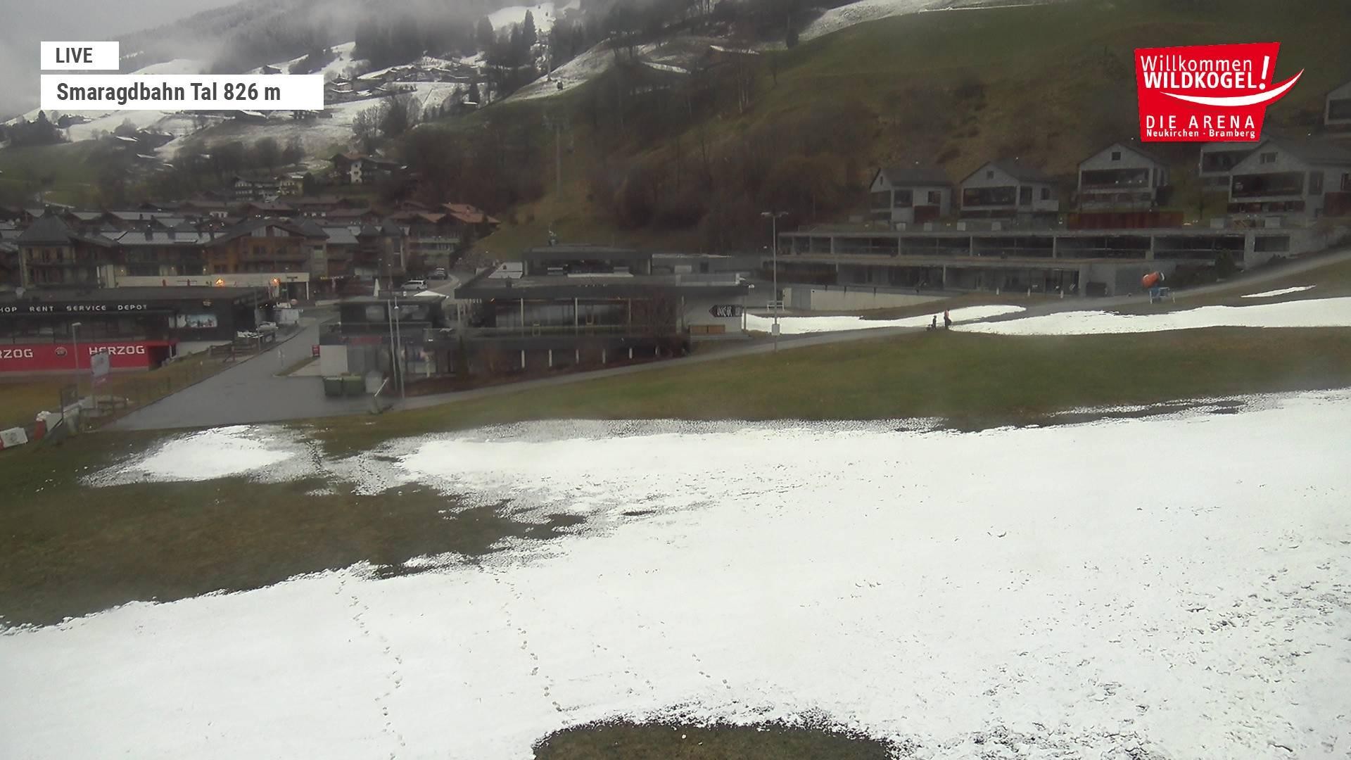 Archiv Foto Webcam Wildkogel: Frühmesserbahn - Bergstation