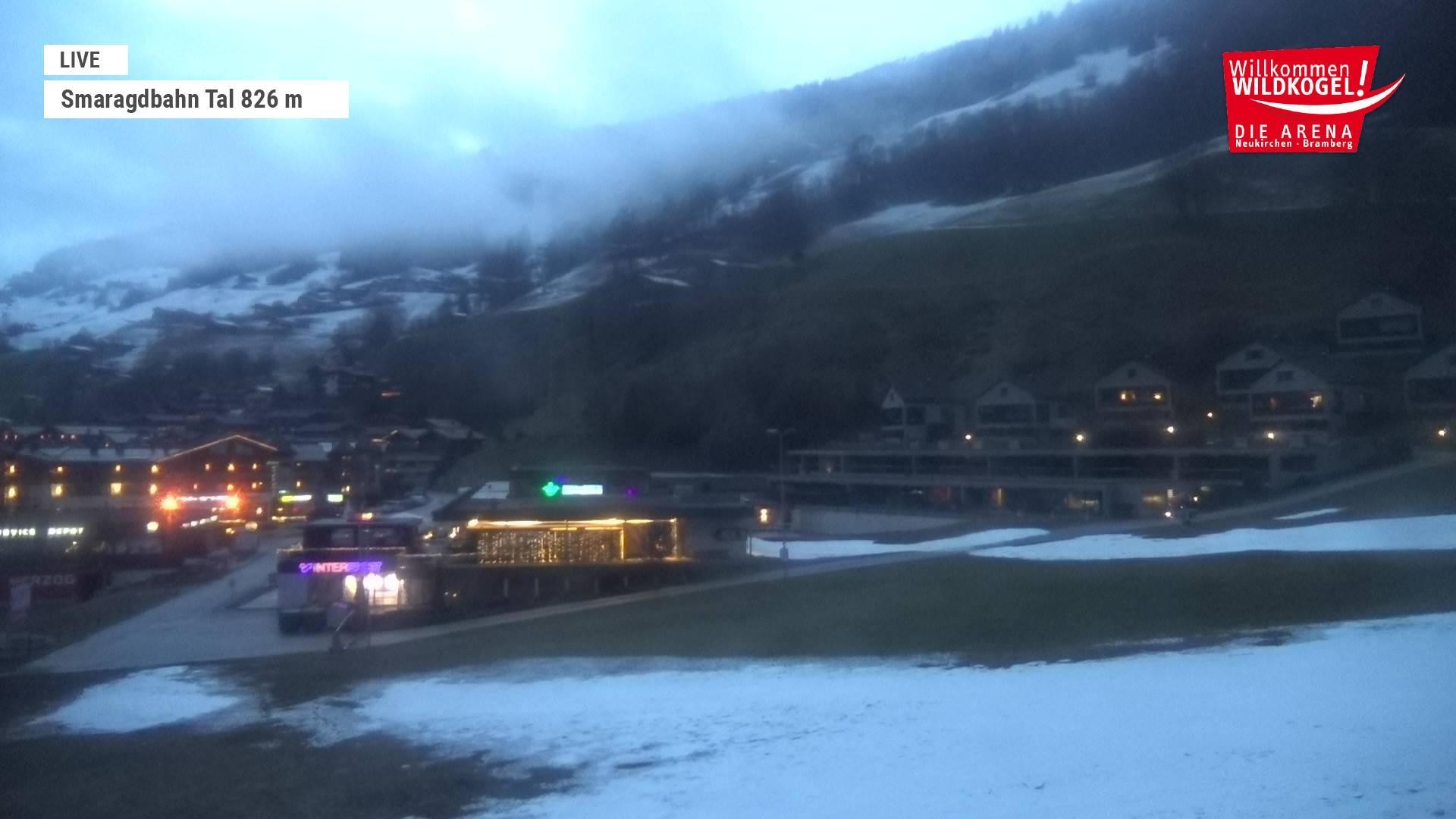 Archiv Foto Webcam Wildkogel: Frühmesserbahn - Bergstation