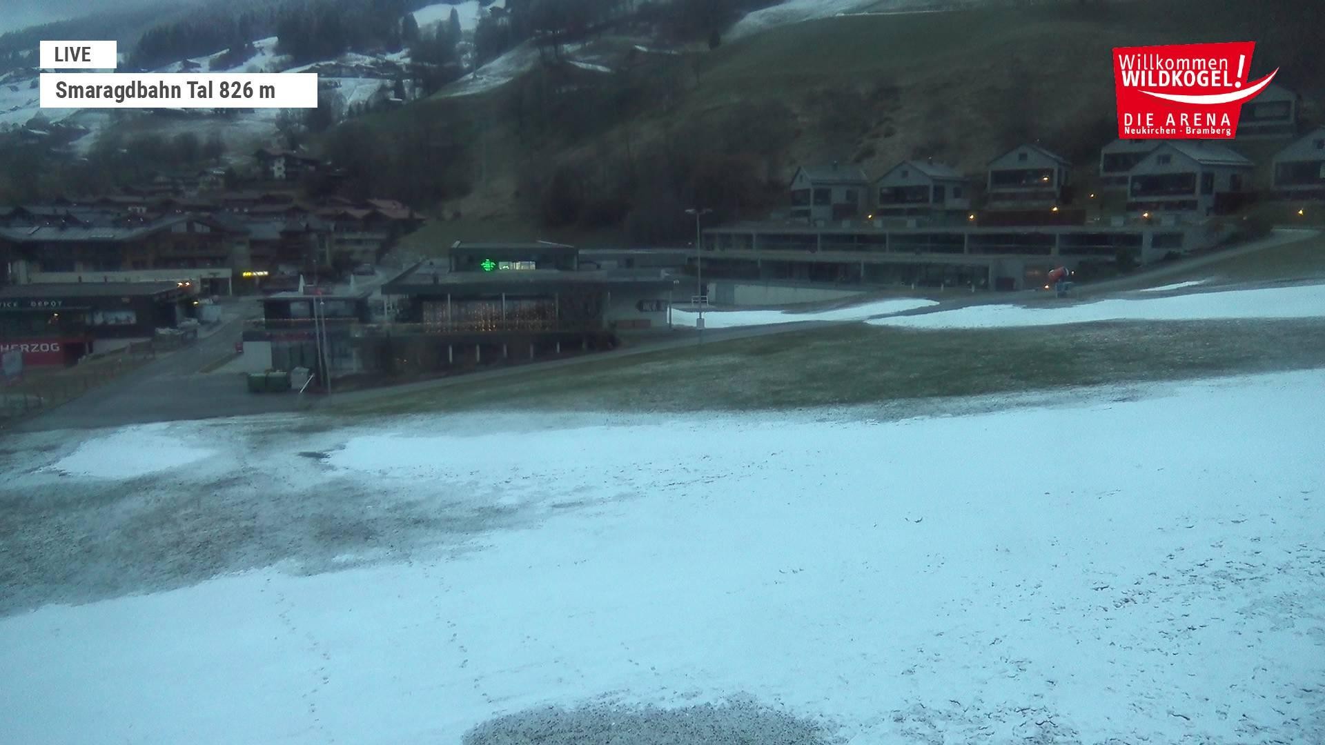 Archiv Foto Webcam Wildkogel: Frühmesserbahn - Bergstation