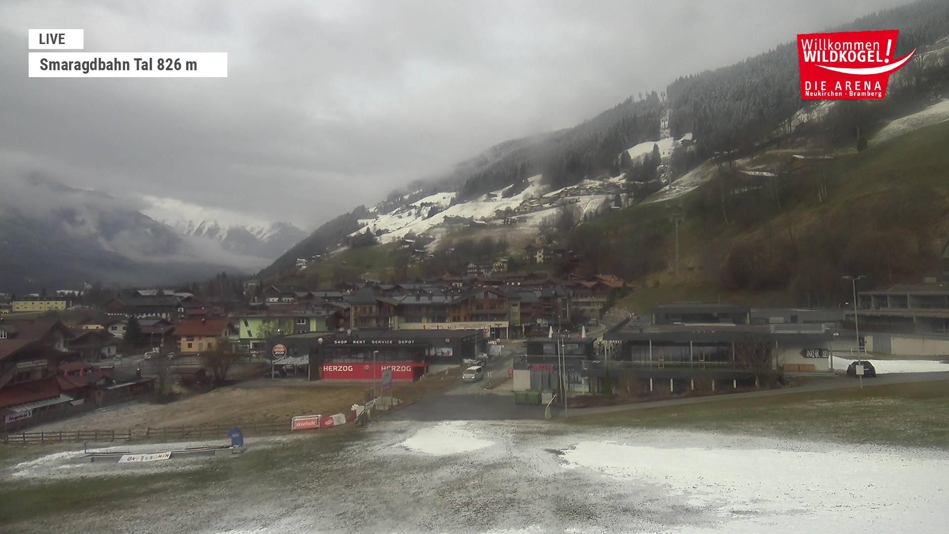 Archiv Foto Webcam Wildkogel: Frühmesserbahn - Bergstation