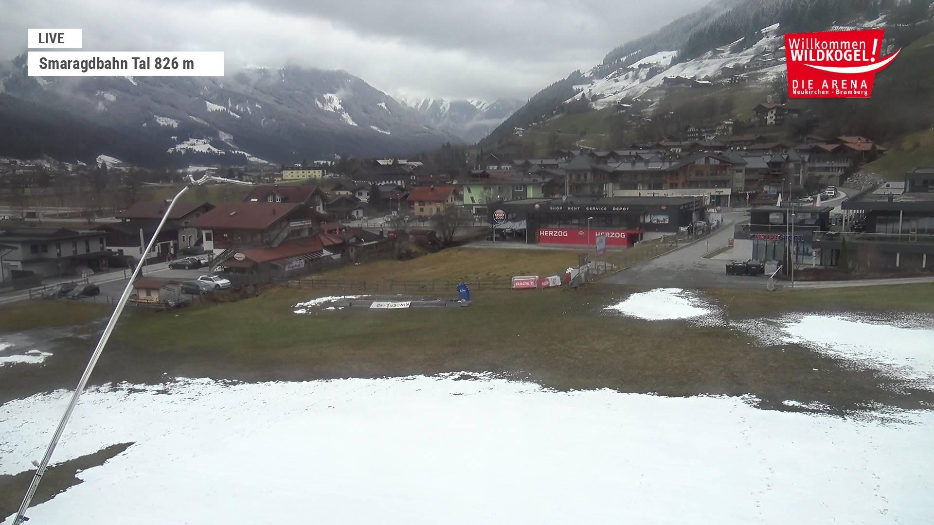 Archiv Foto Webcam Wildkogel: Frühmesserbahn - Bergstation