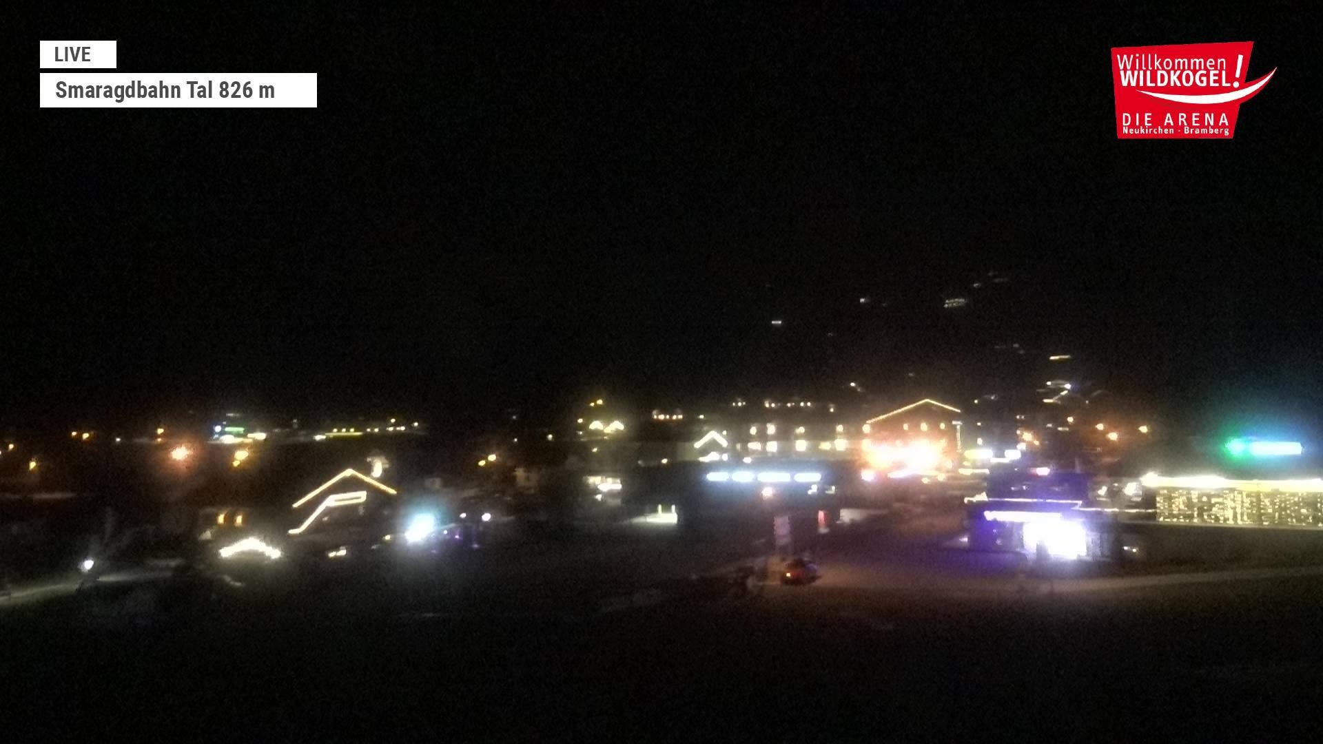 Archived image Webcam Wildkogel: Frühmesserbahn lift - mountain station