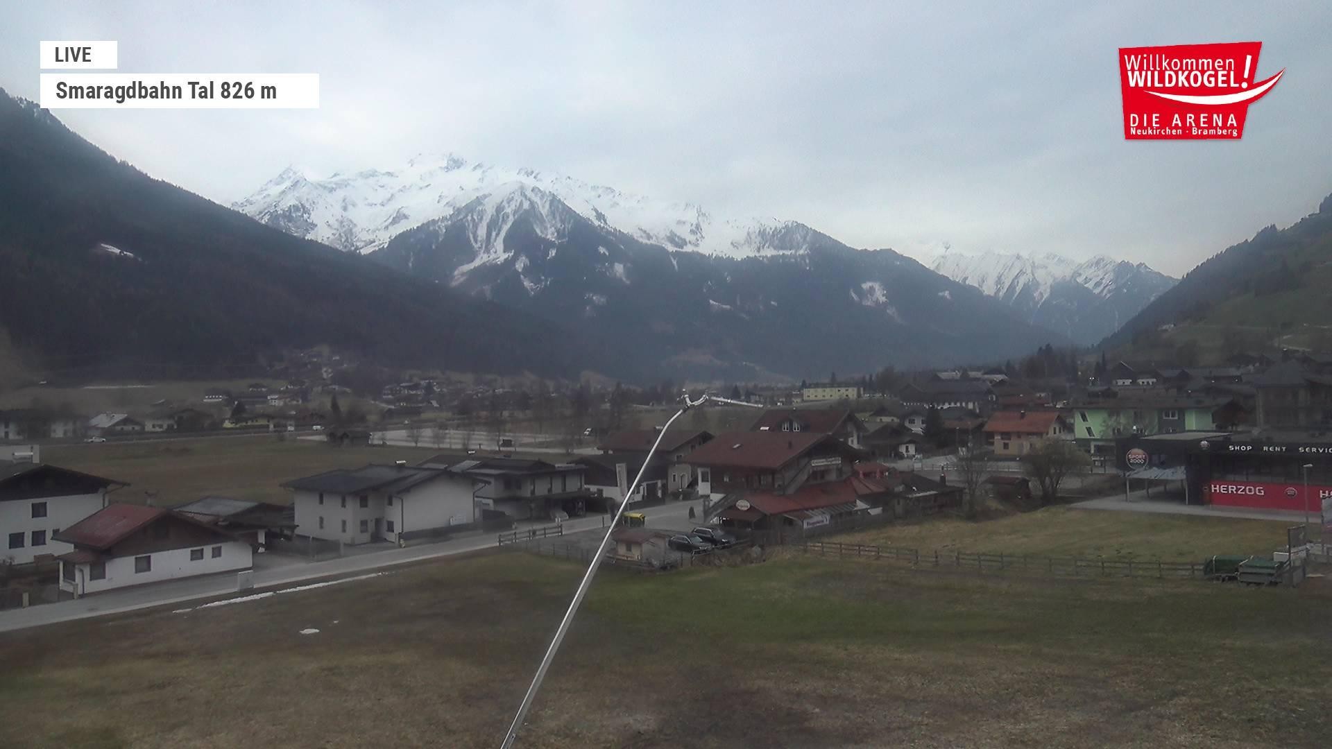 Archiv Foto Webcam Wildkogel: Frühmesserbahn - Bergstation