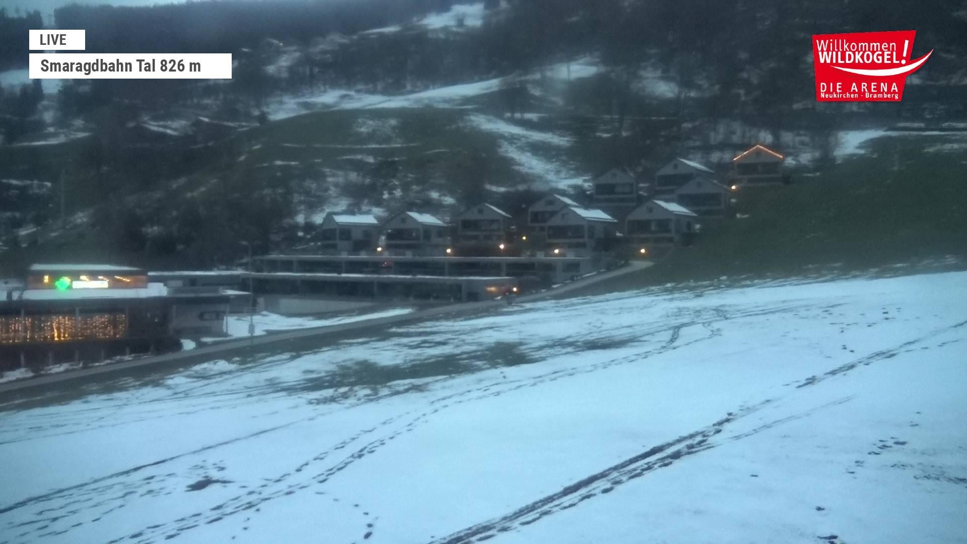 Archiv Foto Webcam Wildkogel: Frühmesserbahn - Bergstation